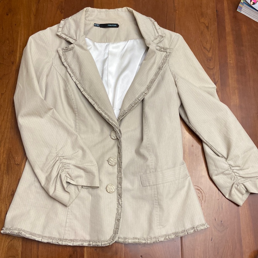 Maurices Medium tan 3/4 sleeve blazer jacket